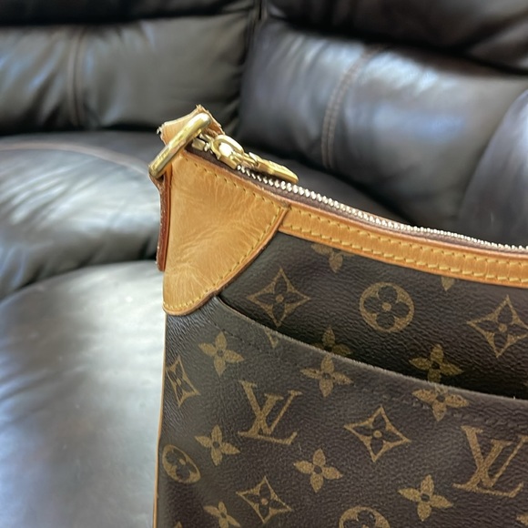 Authentic Louis Vuitton Odeon PM Purse - Picture 5 of 7